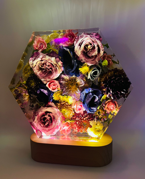 Közepes méretű hexagon emlékőrző lámpatalpon (20.5x18x5cm) RENDELÉSRE