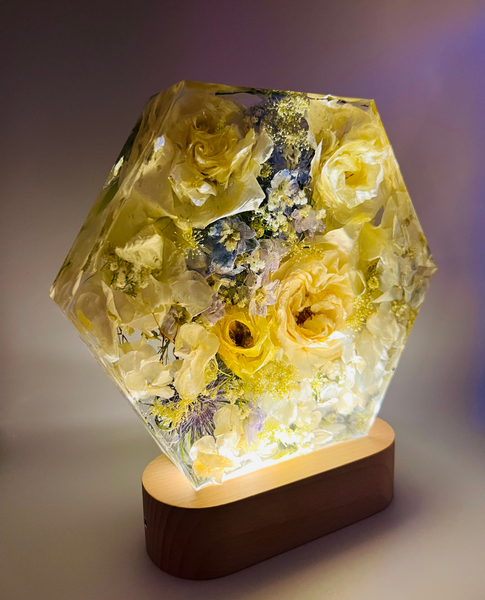 Közepes méretű hexagon emlékőrző lámpatalpon (20.5x18x5cm) RENDELÉSRE