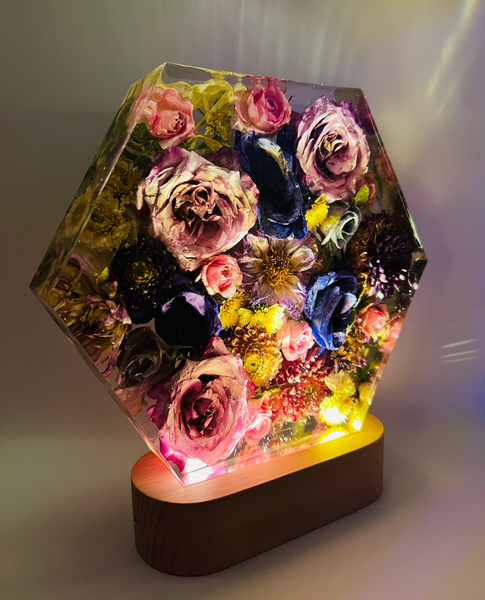 Közepes méretű hexagon emlékőrző lámpatalpon (20.5x18x5cm) RENDELÉSRE