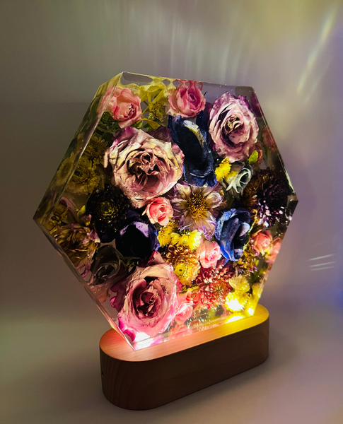 Közepes méretű hexagon emlékőrző lámpatalpon (20.5x18x5cm) RENDELÉSRE