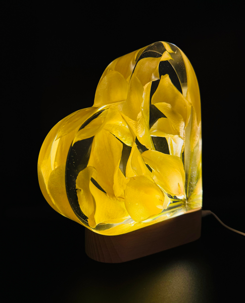 Szív alakú emlékőrző lámpatalpon (20.5x18x5cm) RENDELÉSRE