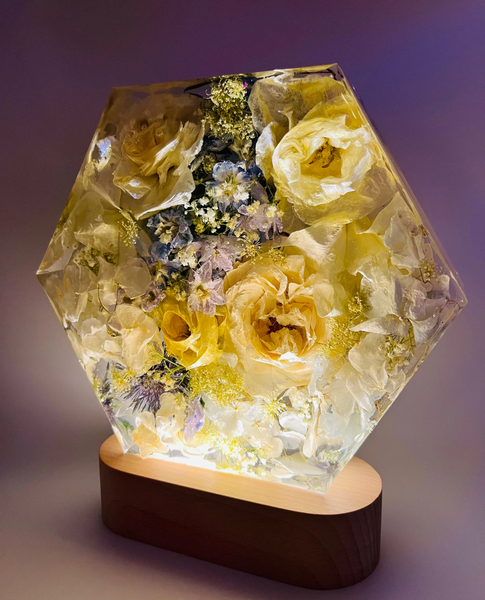 Közepes méretű hexagon emlékőrző lámpatalpon (20.5x18x5cm) RENDELÉSRE