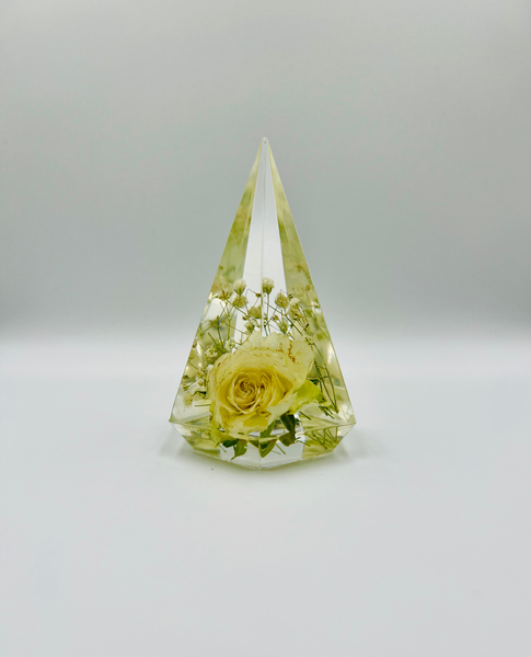 Gyűrűtartó menyasszonyi csokor virágaival (RENDELÉSRE)
