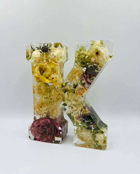 "K"-betű emlékőrző (16cm) KÉSZLETRŐL