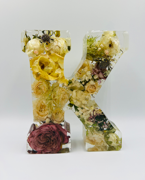 "K"-betű emlékőrző (16cm) KÉSZLETRŐL