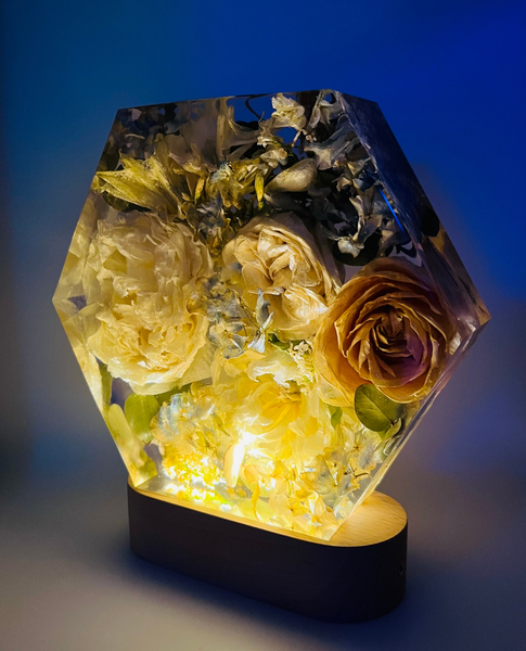 Közepes méretű hexagon emlékőrző lámpatalpon (20.5x18x5cm) RENDELÉSRE