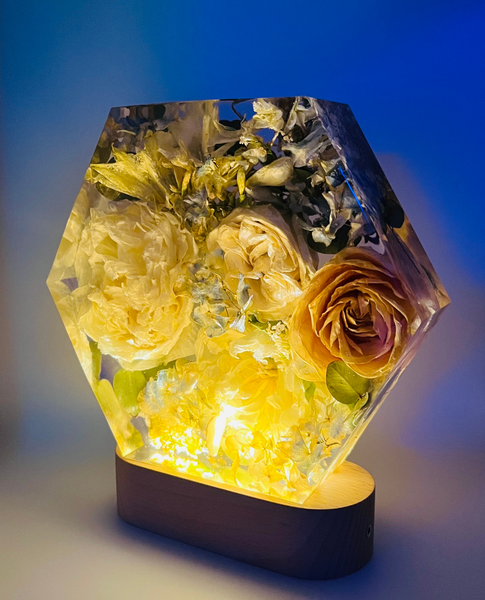 Közepes méretű hexagon emlékőrző lámpatalpon (20.5x18x5cm) RENDELÉSRE