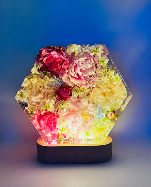 Közepes méretű hexagon emlékőrző lámpatalpon (20.5x18x5cm) RENDELÉSRE