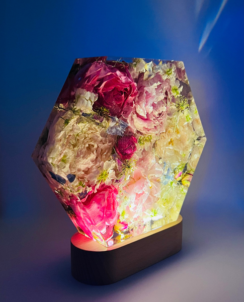 Közepes méretű hexagon emlékőrző lámpatalpon (20.5x18x5cm) RENDELÉSRE