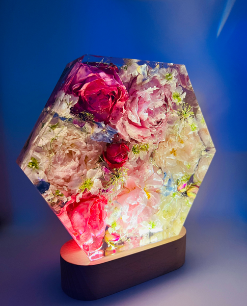 Közepes méretű hexagon emlékőrző lámpatalpon (20.5x18x5cm) RENDELÉSRE