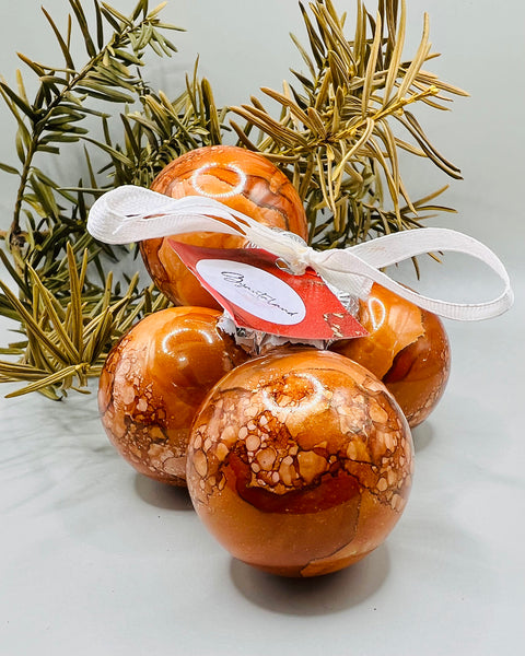 Karácsonyfadísz (gömbdísz)