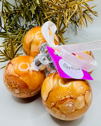 Karácsonyfadísz (gömbdísz)