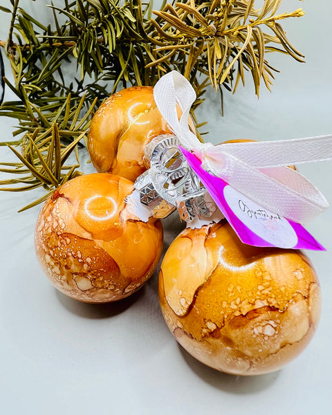 Karácsonyfadísz (gömbdísz)