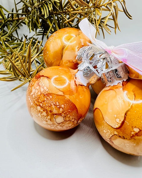 Karácsonyfadísz (gömbdísz)